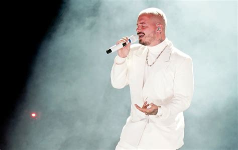 Le concert géant de J Balvin à Medellín: une explosion de couleur, de rythme et de surprises endiablées !